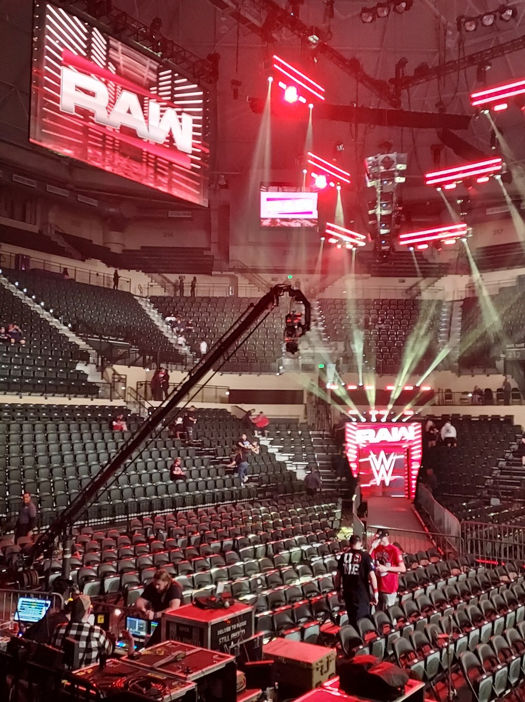 From the Fourth Row’s! Ringside Roundup- WWE Monday Night Raw May 26th, 2025