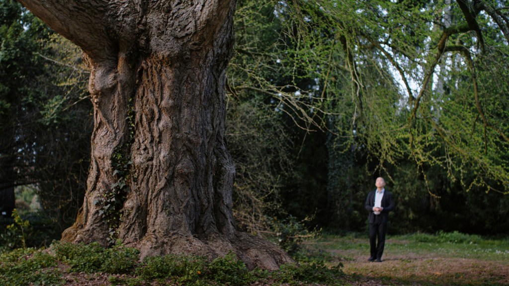 Silent Friend Review – A Beautiful Film Rooted In Science And&nbsp;Love